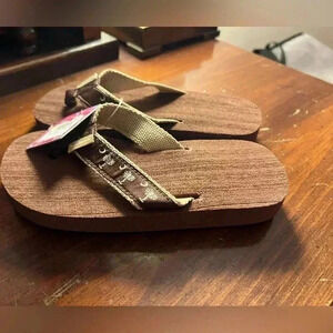 Kids Size 10/11 Tidewater Flip- Flops